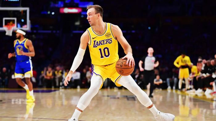 斯马特防守贡献成湖人奇兵 与东契奇化学反应凸