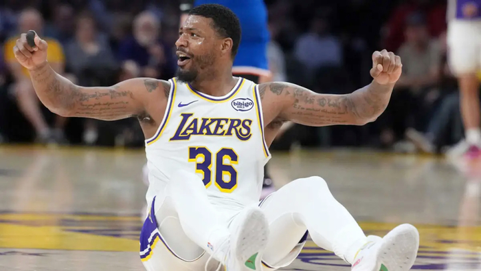 斯马特防守贡献成湖人奇兵 与东契奇化学反应凸