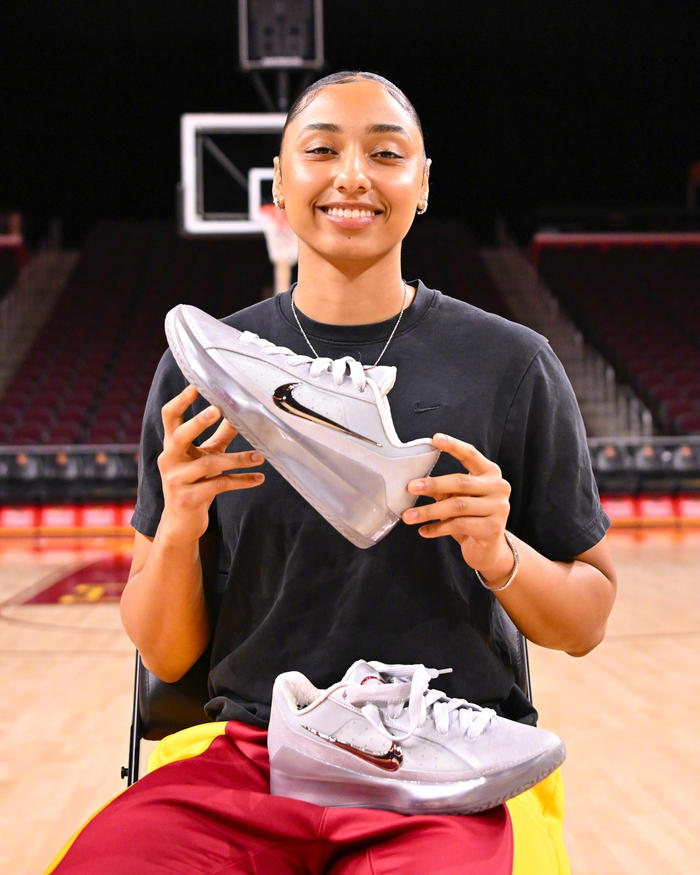 南加大女篮球员获多品牌球鞋赞助引热议